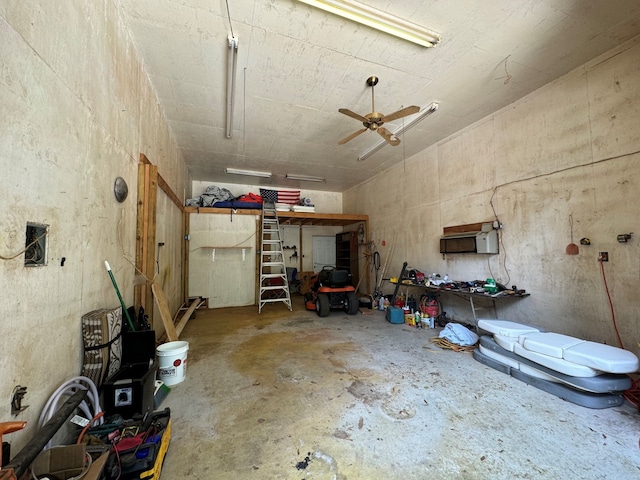 garage featuring ceiling fan