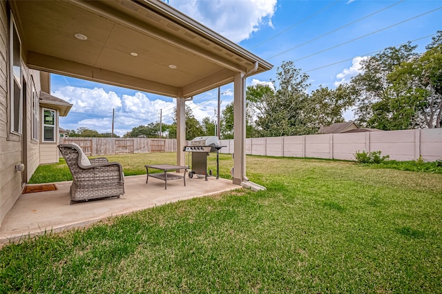 view of yard featuring a patio