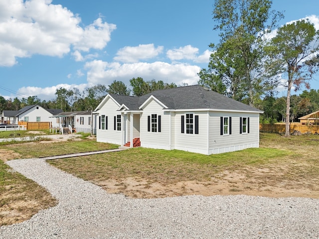 view of front facade with a front lawn