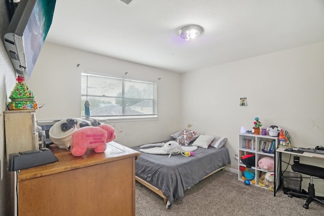 bedroom with carpet flooring