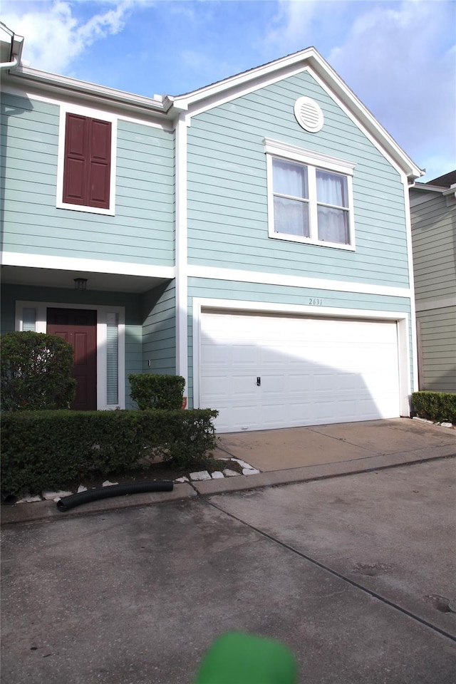 view of front facade featuring a garage