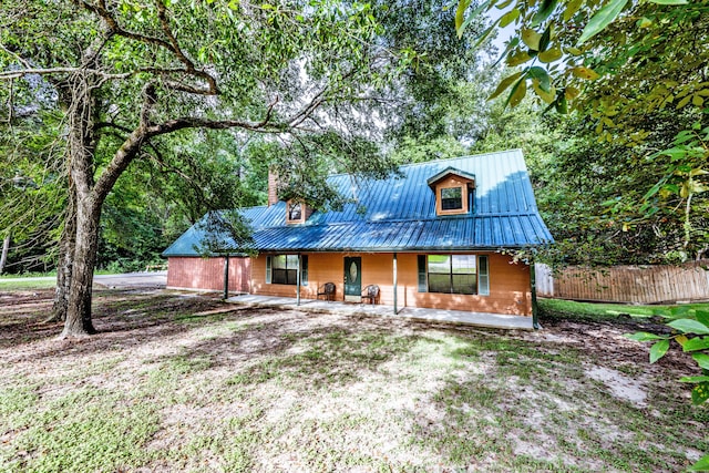 view of front facade featuring covered porch