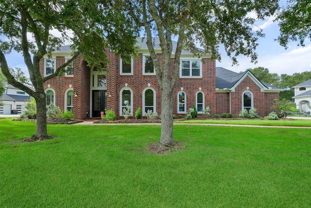 view of front of house featuring a front yard