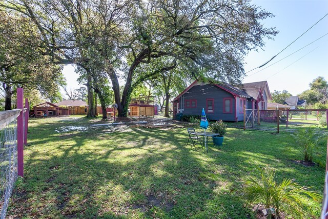 4995 Highland Ave, Beaumont, TX 77705 - view of yard