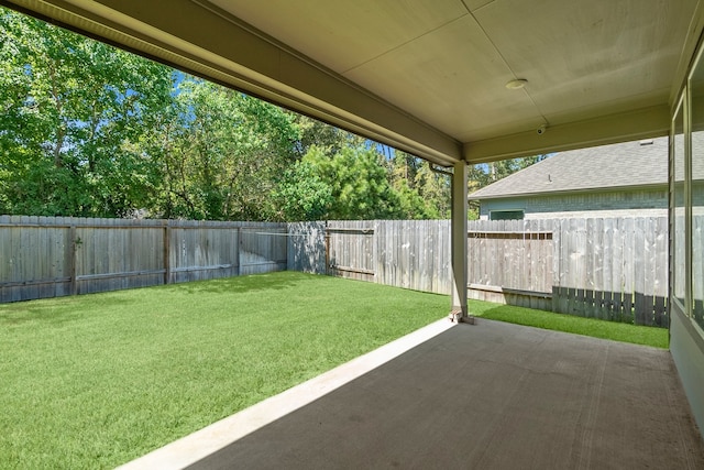 view of yard featuring a patio area