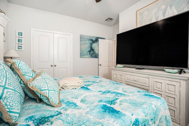 bedroom featuring a closet and ceiling fan