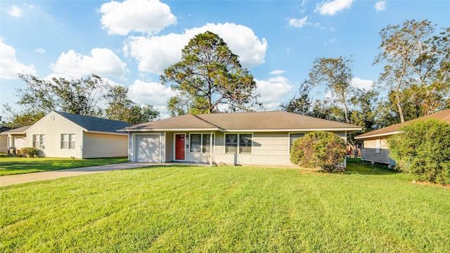 131 Laurel St, Lake Jackson, TX 77566 - single story home featuring an attached garage, driveway, and a front yard