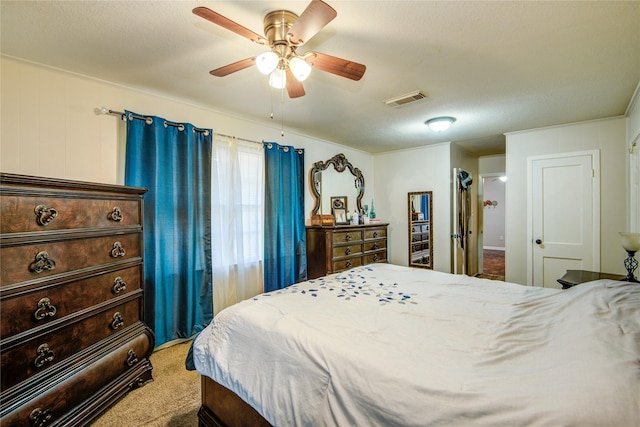 131 Laurel St, Lake Jackson, TX 77566 - bedroom featuring a ceiling fan and visible vents