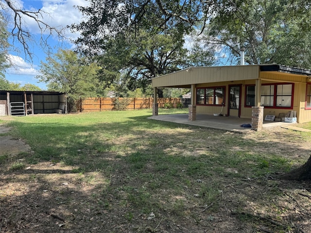 view of yard featuring a patio