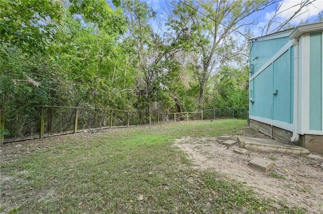 view of yard with a shed