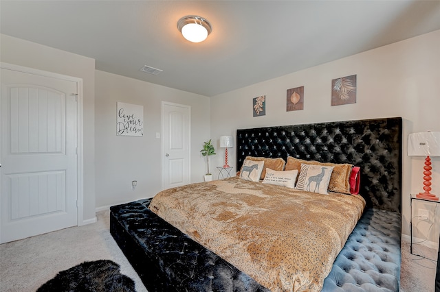 bedroom with carpet flooring