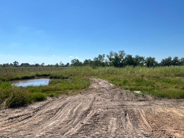 22099 Sattler Rd, Winnie, TX 77665 - photo 17