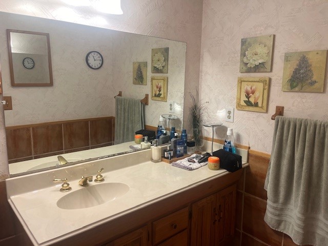 bathroom with vanity