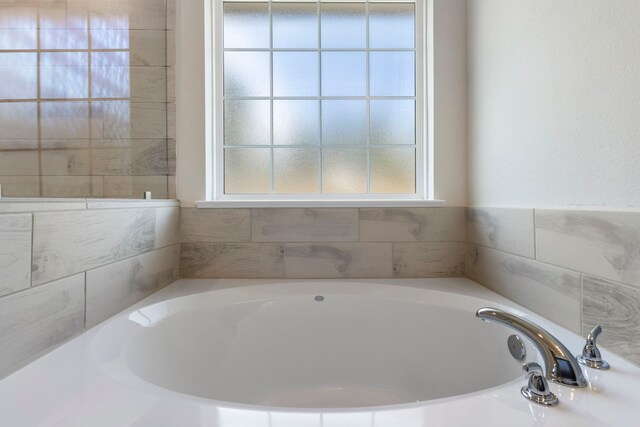 bathroom featuring a bathtub