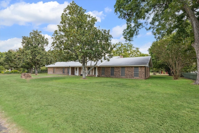 view of front of house with a front yard