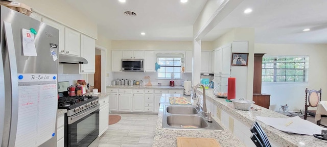 113 Sanders St, Palacios, TX 77465 - photo 2