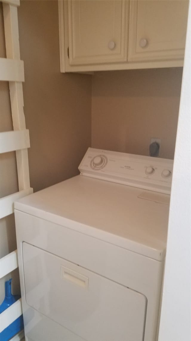 laundry room featuring washer / clothes dryer