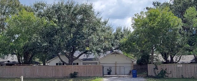 8 Abalone St, Bay City, TX 77414 - view of side of property