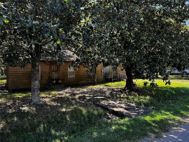 235 W Hartel St, Sour Lake, TX 77659 - view of yard