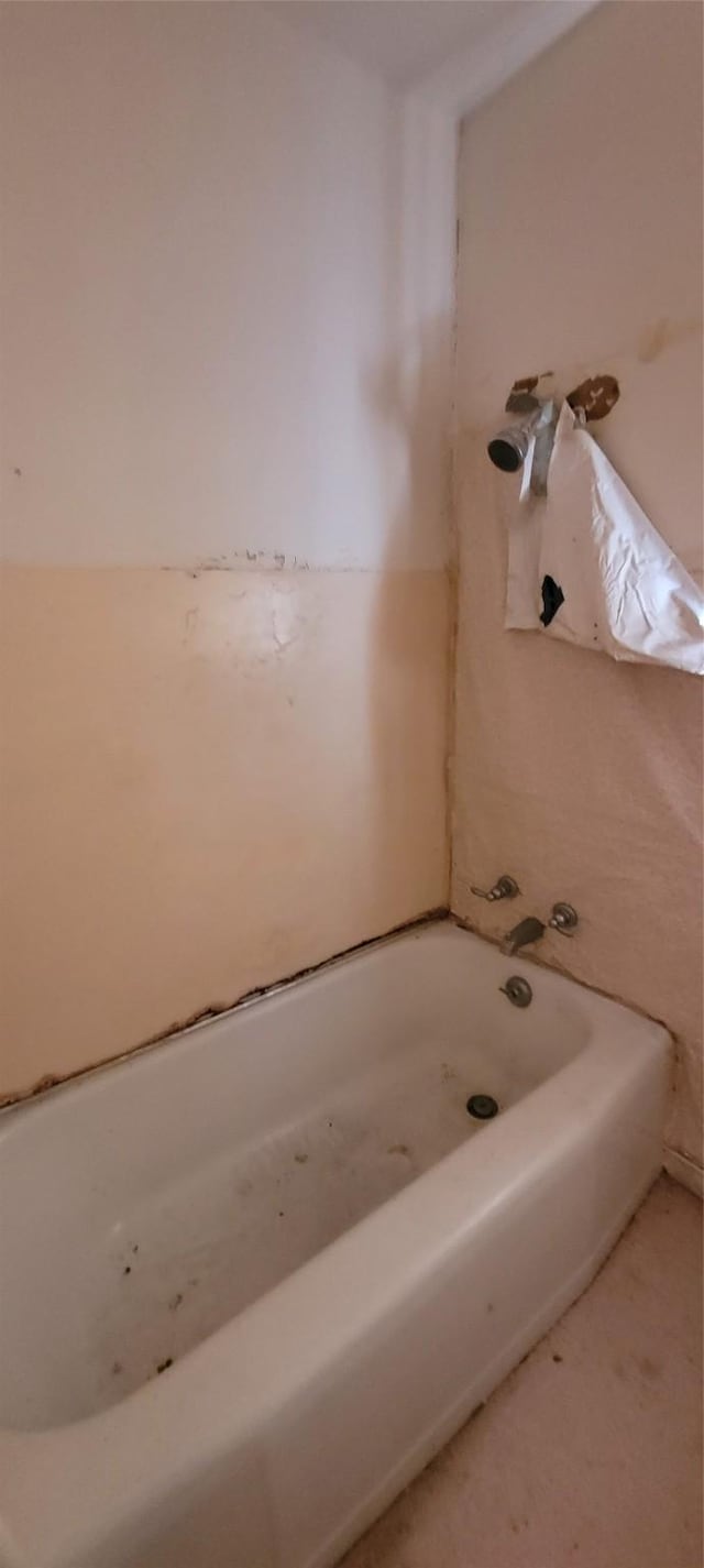 235 W Hartel St, Sour Lake, TX 77659 - bathroom with shower / washtub combination