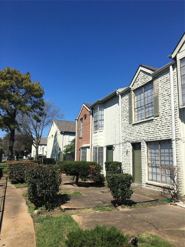 8733 Victorian Village Dr, Houston, TX 77071 - exterior space