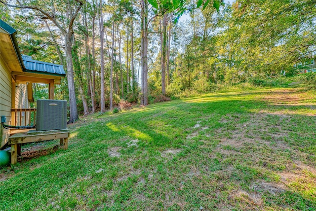 view of yard featuring cooling unit