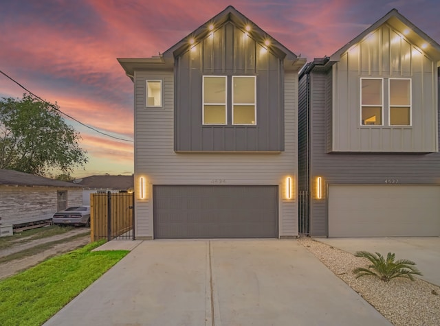 view of front of property featuring a garage