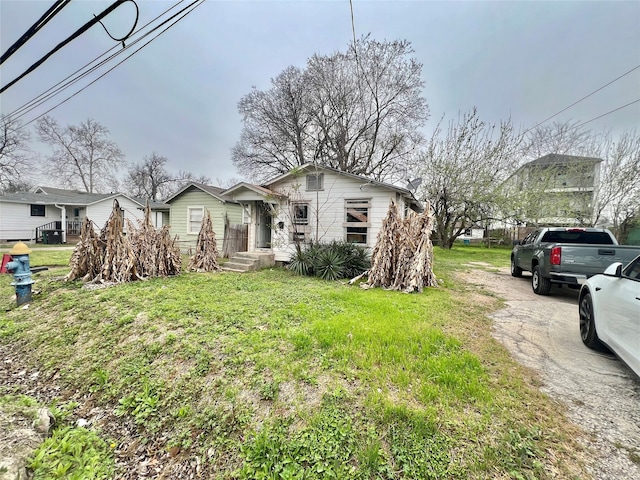 Listing photo 2 for 133 E 31st 1/2 St, Houston TX 77018