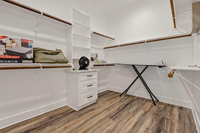 508 E 31st St, Houston, TX 77018 - walk in closet featuring light wood-style floors