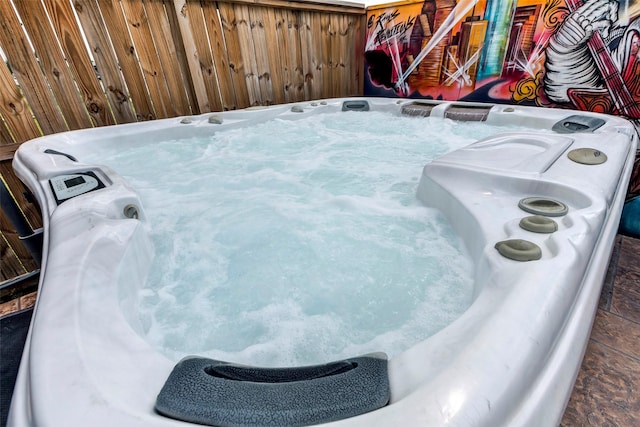 508 E 31st St, Houston, TX 77018 - exterior view of a jacuzzi