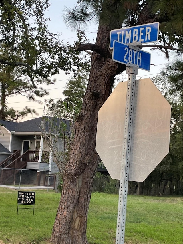 2815 Timber Dr, Dickinson, TX 77539
