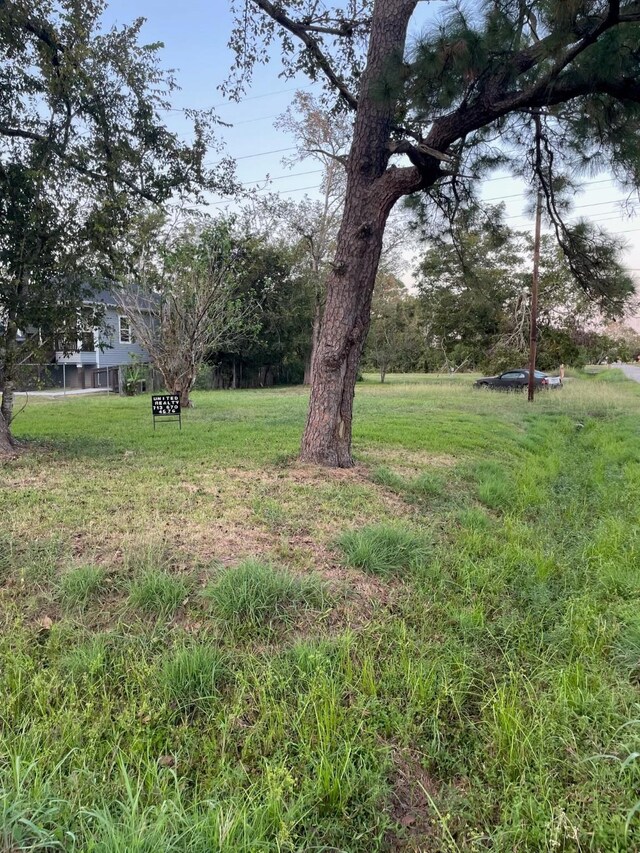 2815 Timber Dr, Dickinson, TX 77539