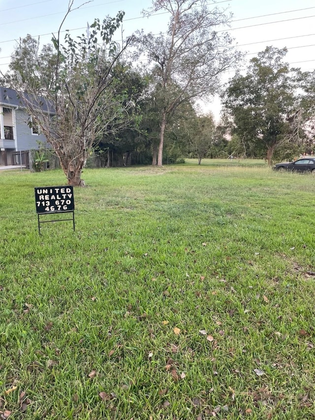 2815 Timber Dr, Dickinson, TX 77539