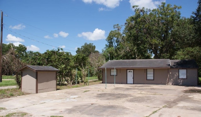 view of outbuilding