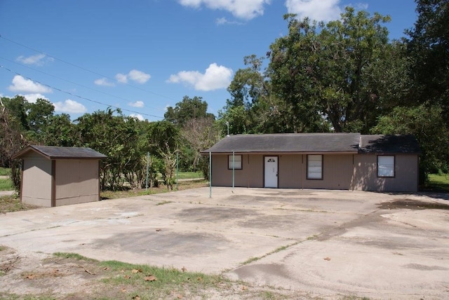 view of outbuilding