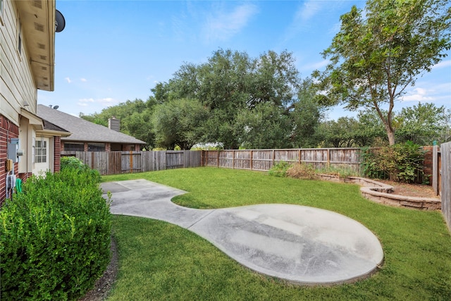 view of yard with a patio