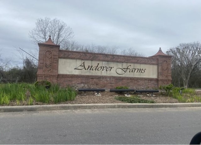 view of community / neighborhood sign