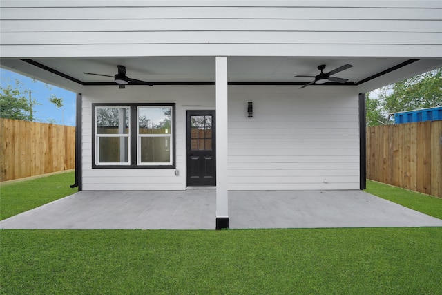 view of patio with ceiling fan