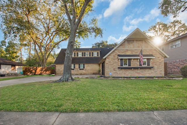 view of front of house with a front yard