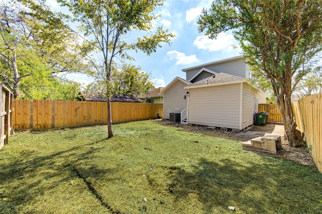 view of yard featuring cooling unit