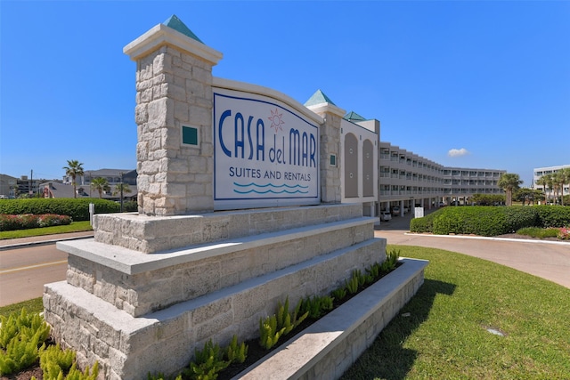 view of community / neighborhood sign