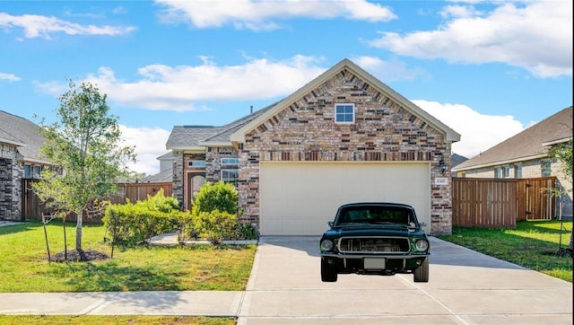 view of front of home featuring a front lawn