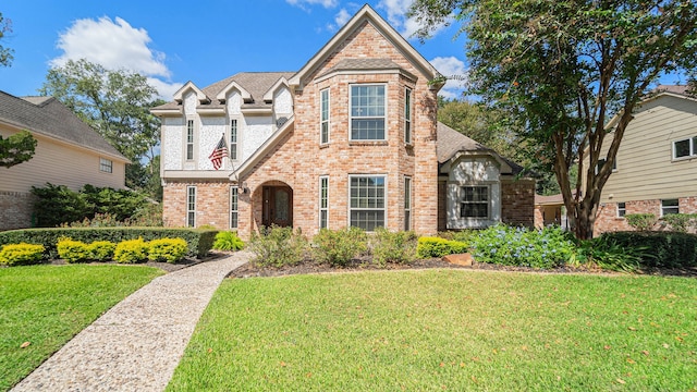 view of front of property with a front yard