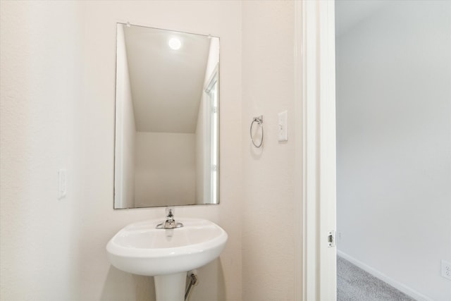 bathroom featuring sink