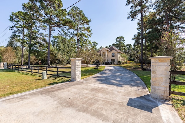 view of front facade with a front lawn