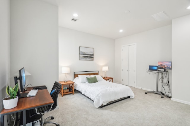 bedroom featuring carpet floors