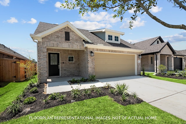 craftsman house featuring a front lawn and a garage