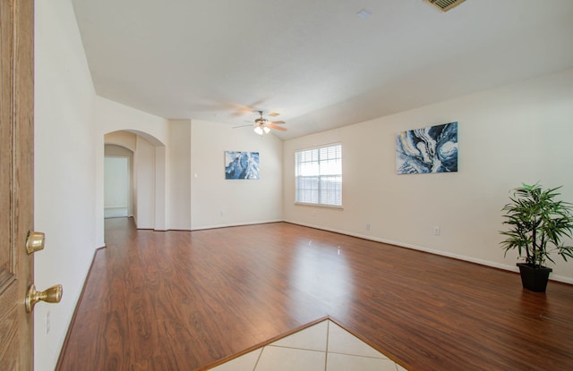 unfurnished room featuring wood-type flooring and ceiling fan