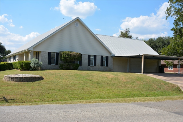 single story home featuring a front yard and a carport