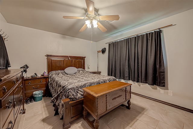 bedroom featuring ceiling fan